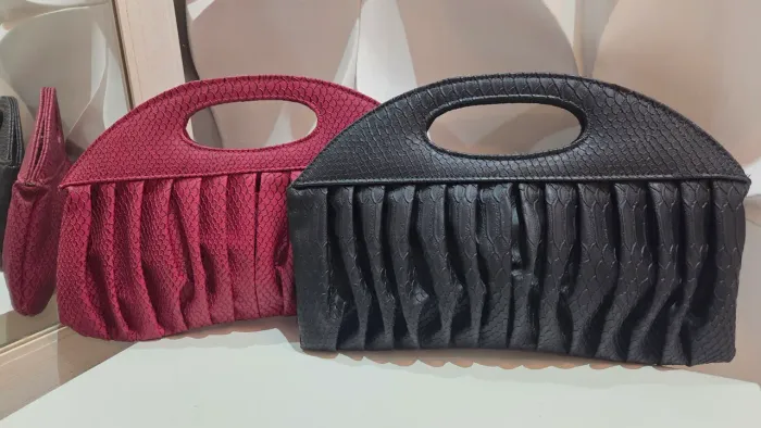 KIT BOLSAS COURO KAMSKIN - preta e vermelha