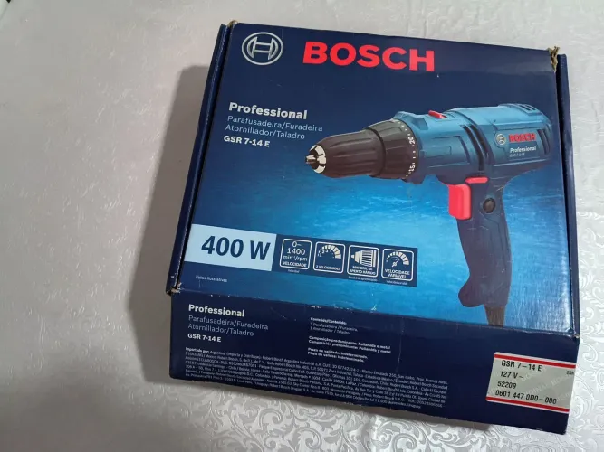 Parafusadeira Bosch semi nova ..sei meses uso