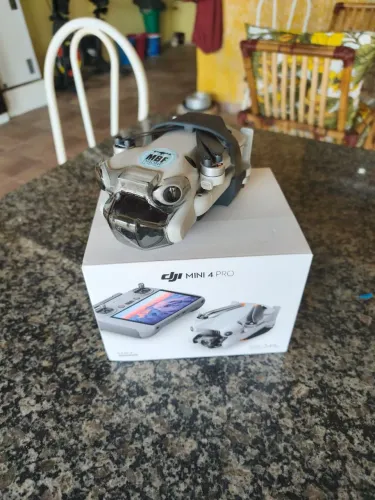 Drone DJI Mini 4 PRO (Somente o Drone e uma bateria)