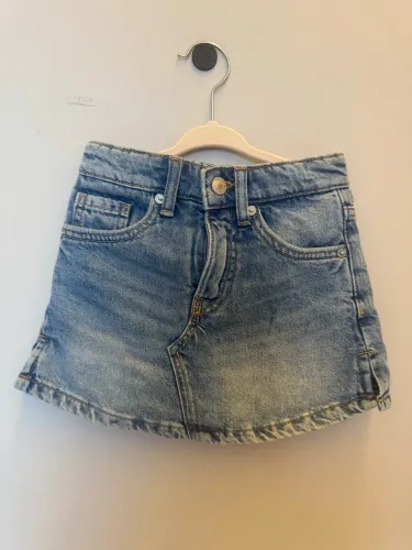 Short saia Zara infantil