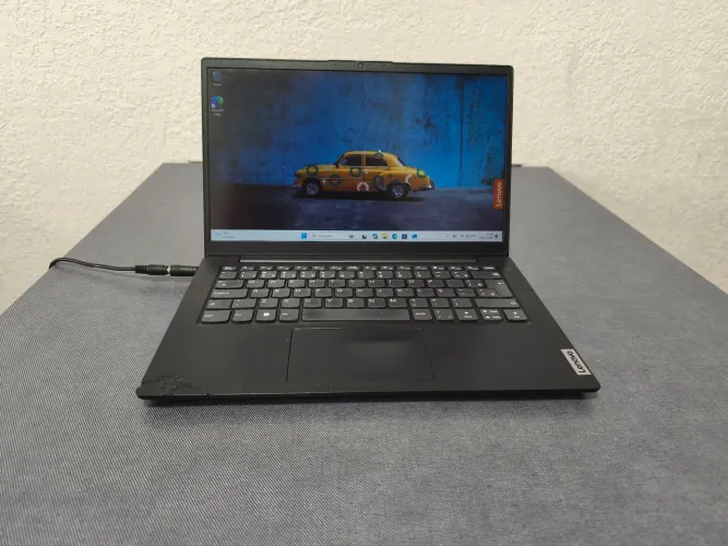 Notebook Lenovo v14 i3. 12° Geração. 8 GB. SSD 256 GB