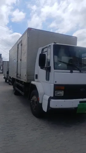 Caminhão toco  ford cargo 1215