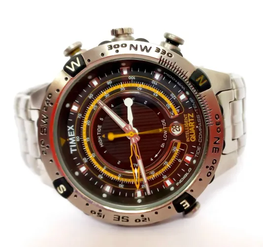 Relógio timex expedition bússola e tábua de marés
