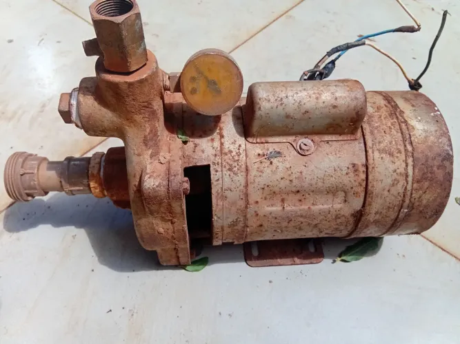 Vendo Bomba d'água BC-40 autoaspirante r$300