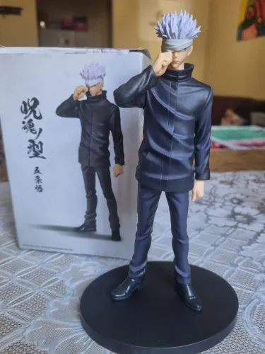 Satoru Gojo em Action Figure