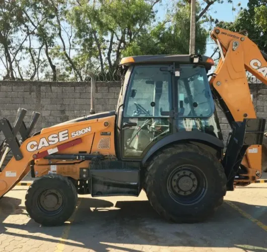 Retroescavadeira Case 580N - Repasse