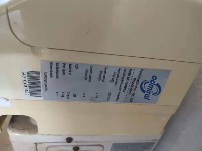 Ar condicionado Adimiral de 9.000 BTUs com defeito