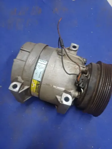 Vendo compressor ar condicionado