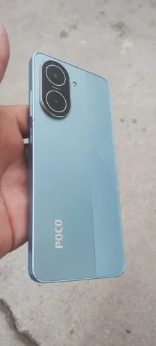 Celular POCO 64 gigas,  alguns arranhão na tela celular muito bom original, bateria 100% 