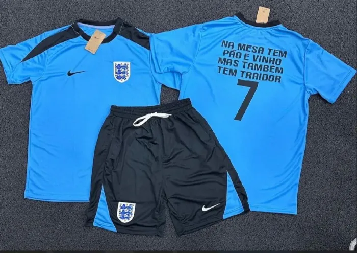 Conjuntos Masculinos de Futebol