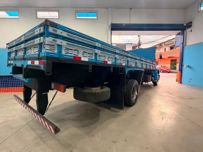 Mercedes 1620 carroceria ano 2002 extra