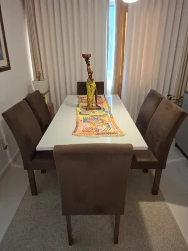 Mesa de jantar 06 lugares