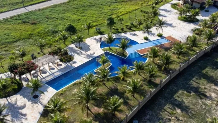 Lote com 375 m², excelente localização, em condomínio fechado na Praia de Jacumã RN