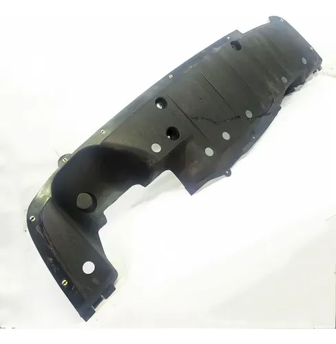 Para-barro Central Para-choque Traseiro Vw Polo Class 1.8  1