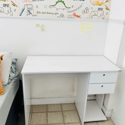 Mesa de Estudos Branca