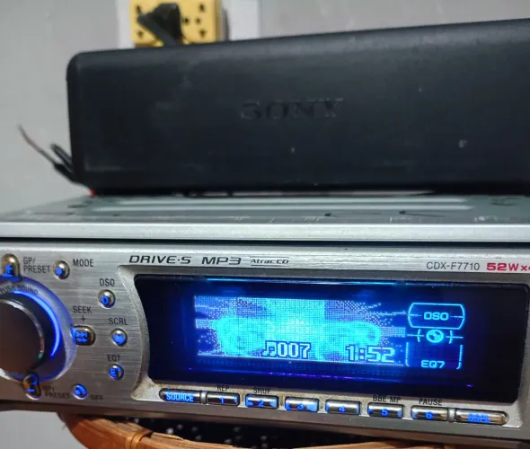 Sony CDX F7710 Xplod tipo Golfinho (ler descrição)