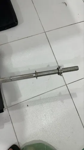 Barra reta maciça 1,50 cm com rosca