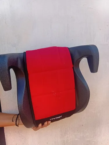 Assento de Elevação Infantil (Booster) Vermelho e Preto - Seguro e Confortável