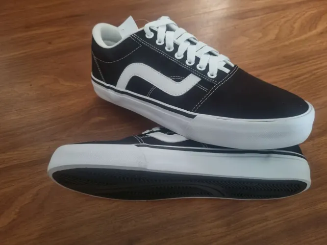Tênis SuperStar cano curto preto/branco 42