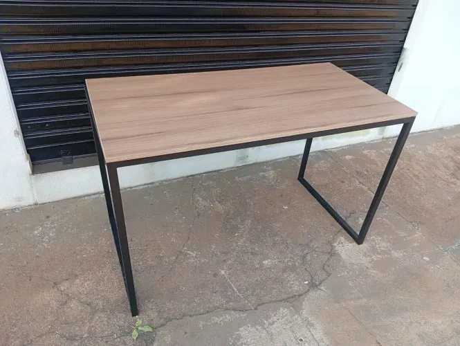 Mesa multiuso estrutura de aço