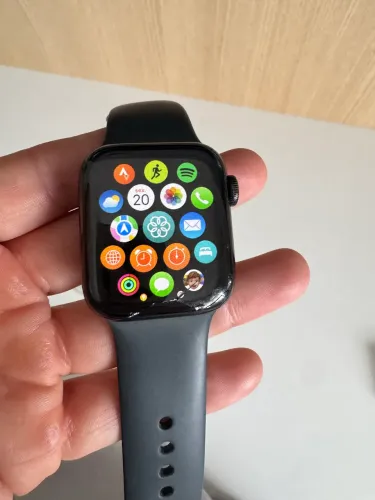 Apple Watch Séries 4 - tela trincada 