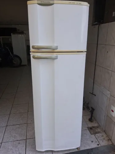 Geladeira  Electrolux 2 portas 