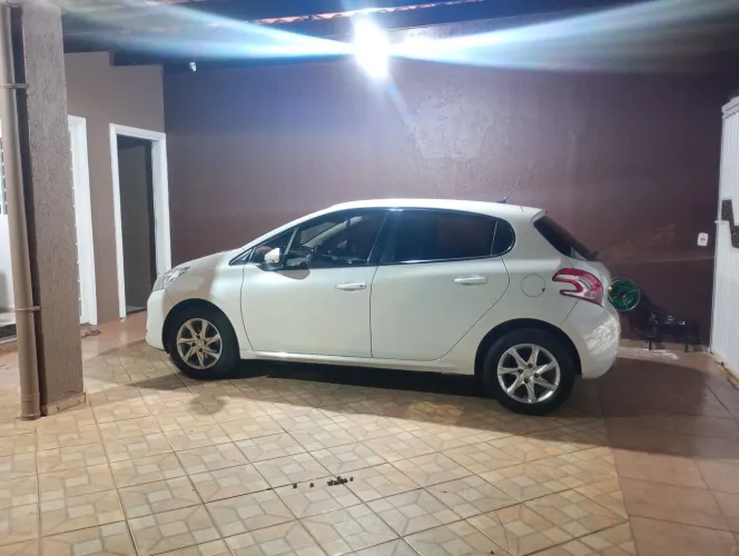 Peugeot 208 Active Pack 1.6 Flex 16V 5P Aut. 2015