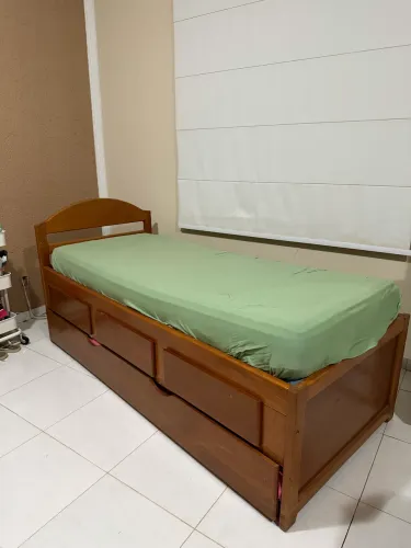 Cama solteiro com auxiliar