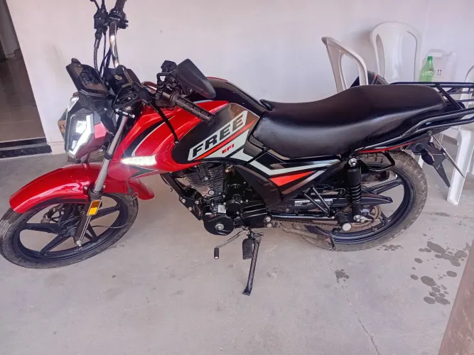 Vendo moto semi nova shineray free 150 2026 com 1.174 km rodado zap *