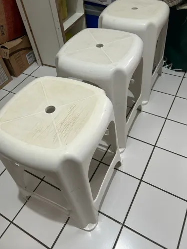 Vendo 3 tamboretes inteiros