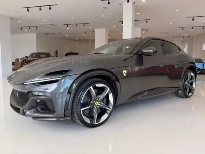 Ferrari Purosangue 6.5 V12 725cv 2025