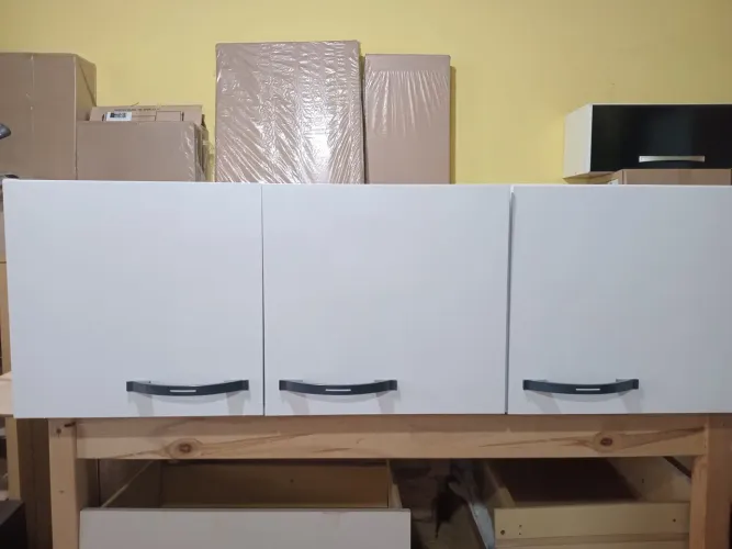 Armário aéreo 03 portas e novo.(Entrego).