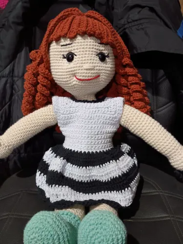 Boneca amigurumi crochê