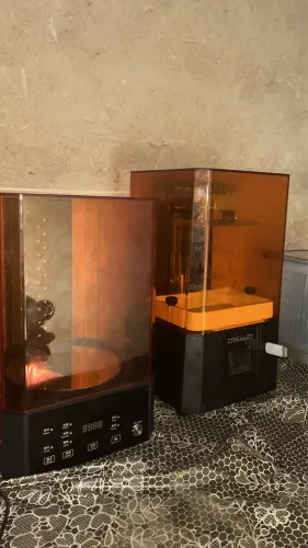 IMPRESSORA 3D CREALITY HALOT R6 + ESTAÇÃO DE LAVAGEM E CURA CREALITY UW-03 
