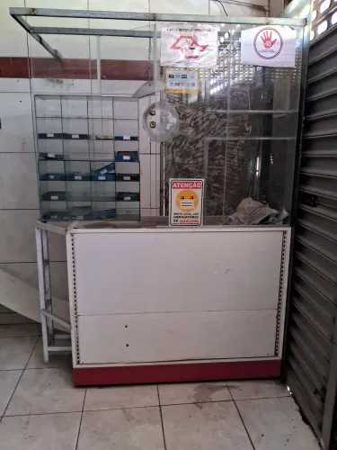 Balcão de caixa com baleiro