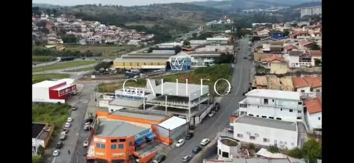 GALPÃO COMERCIAL COM ÁREA DE 1500 M2 - COM ELEVADOR - SAÍDA PARA RODOVIA
