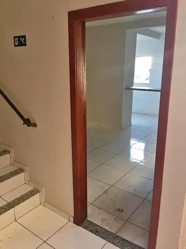 Aluga-se apartamento 