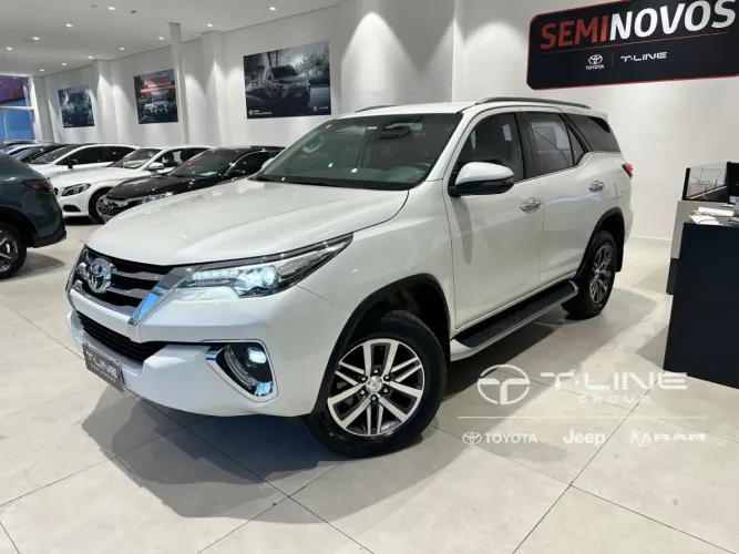 Toyota Hilux SW4 SRX 4X4 2.8 TDI 16V Dies. Aut. 2020