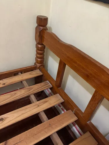Cama madeira maciça