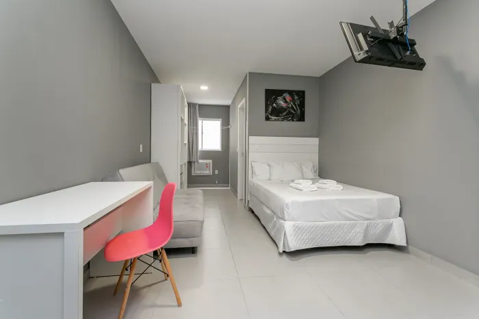 Studio mobiliado de 35 m² no Centro de Florianópolis, pronto para morar e facilitar sua ro