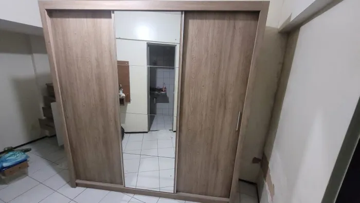 Guarda roupa com portas de correr