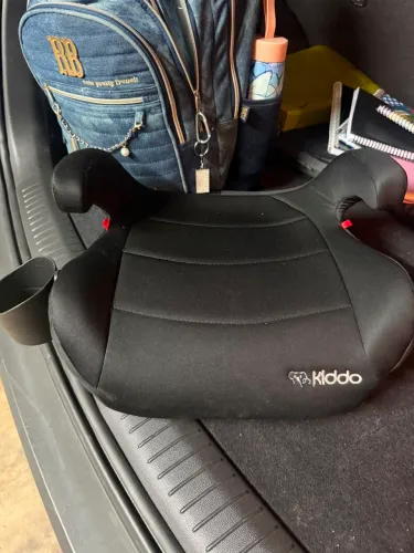 Assento de elevação c fixação Isofix inclui porta copo por 250
