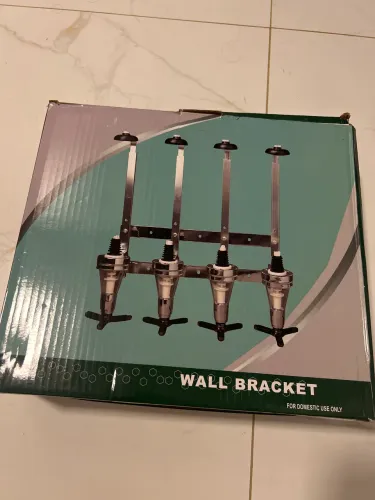 Suporte de parede para garrafas invertidas com dosador