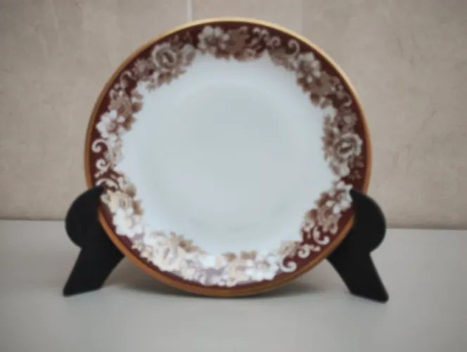 Prato para decoração em porcelana Real