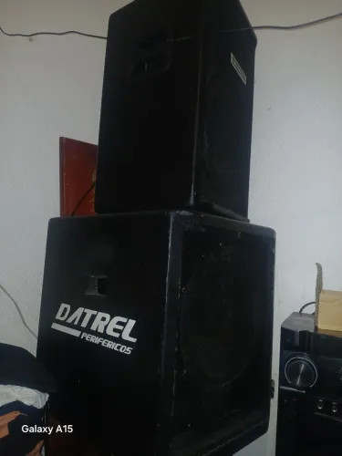 Vende-se esas caixas ativas sub datriel de 15 ativa e outra caixas de 15 900