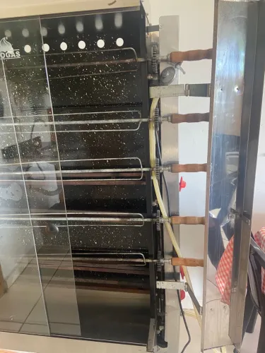 Máquina de assar frango