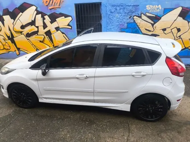 Ford Fiesta 1.6 16V Flex Mec. 5P 2015