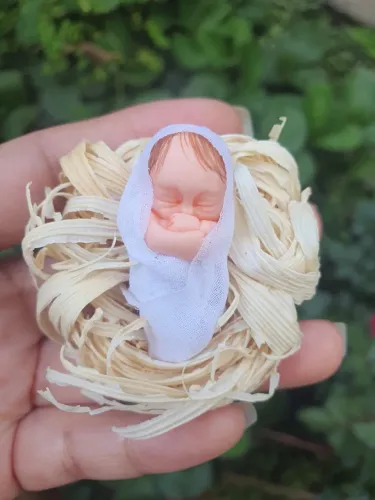 Menino jesus na manjedoura para decoração presépio natal enfeite natalino