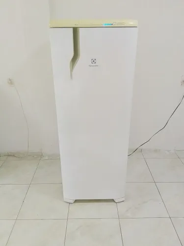 vende-se geladeira Electrolux frost free
