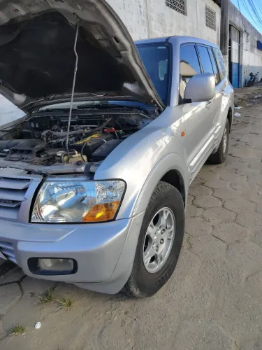 Mitsubishi Pajero GLS 3.5 V6 4P Aut. 2001